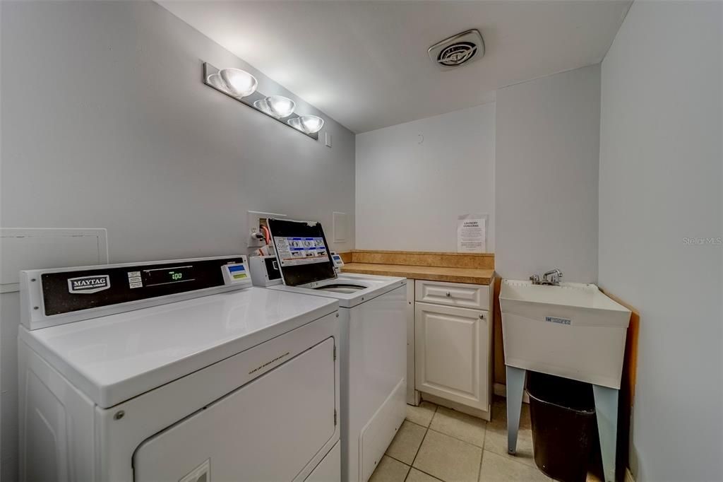 Active With Contract: $2,975 (1 beds, 1 baths, 1060 Square Feet)