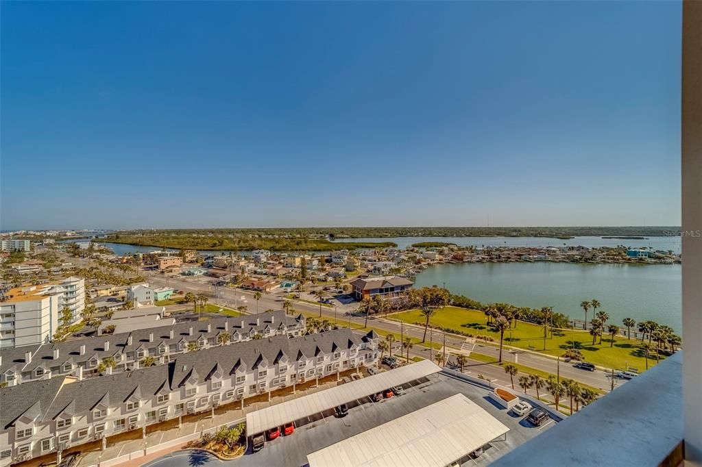 Active With Contract: $2,975 (1 beds, 1 baths, 1060 Square Feet)