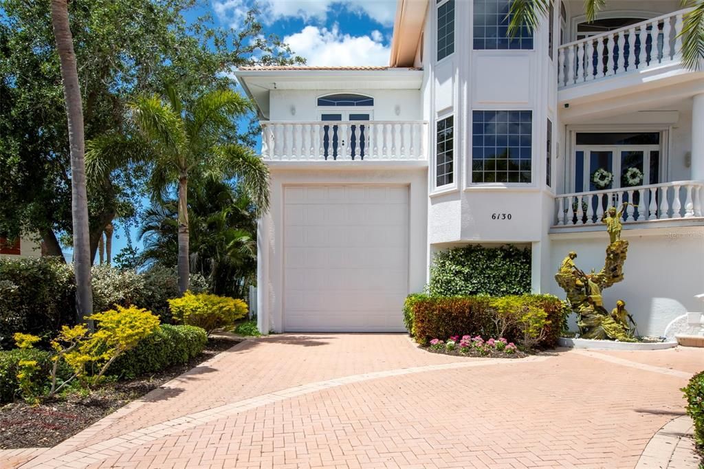 For Sale: $3,750,000 (4 beds, 4 baths, 5254 Square Feet)