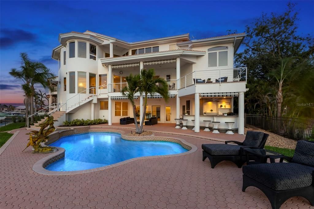 For Sale: $3,750,000 (4 beds, 4 baths, 5254 Square Feet)