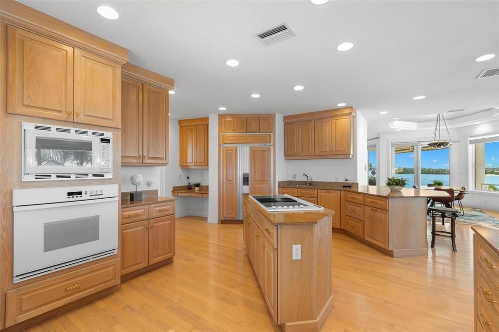 For Sale: $3,750,000 (4 beds, 4 baths, 5254 Square Feet)