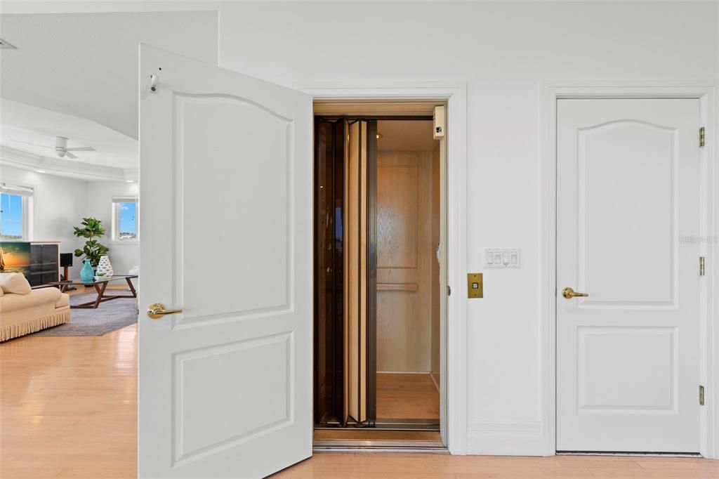 For Sale: $3,750,000 (4 beds, 4 baths, 5254 Square Feet)