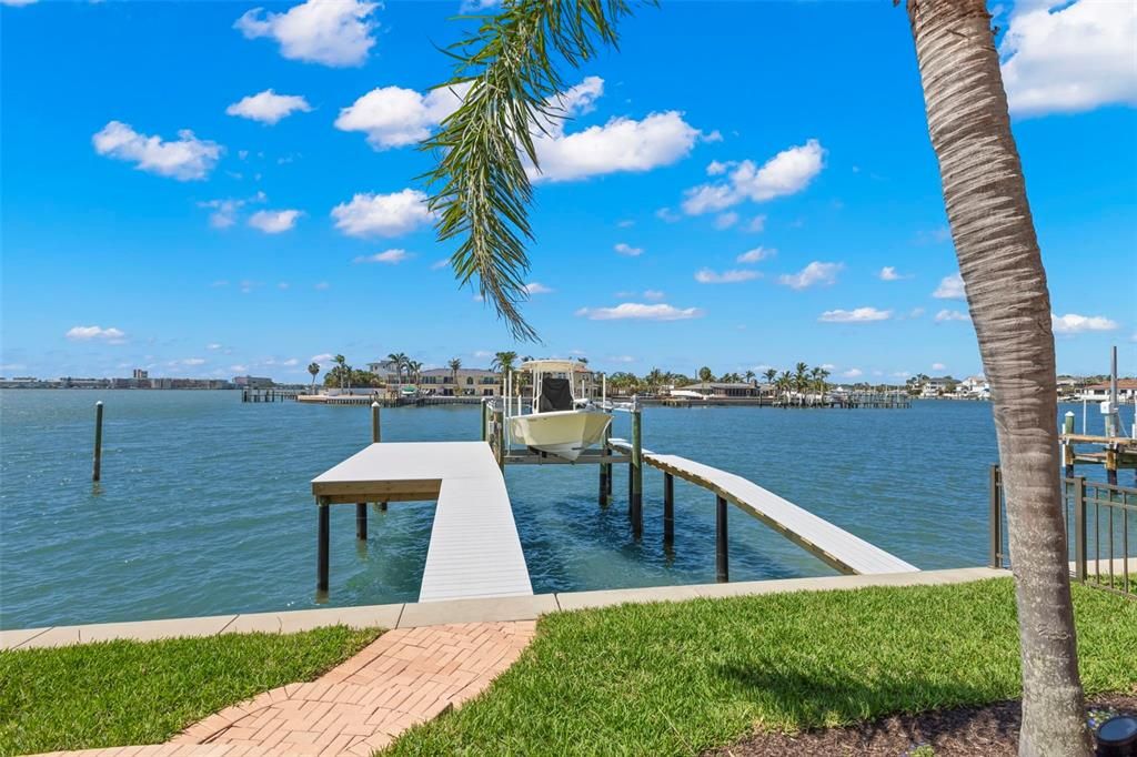 For Sale: $3,750,000 (4 beds, 4 baths, 5254 Square Feet)