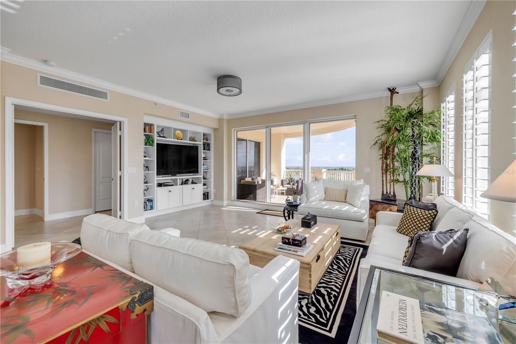 En Venta: $1,749,000 (4 camas, 3 baños, 2610 Pies cuadrados)