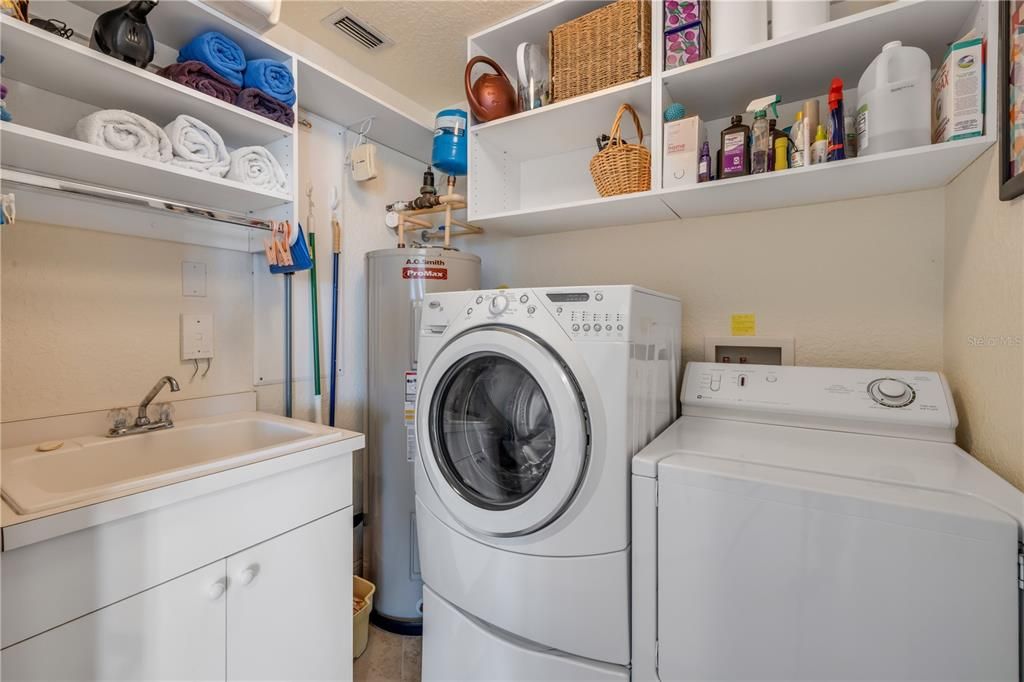 En Venta: $1,749,000 (4 camas, 3 baños, 2610 Pies cuadrados)