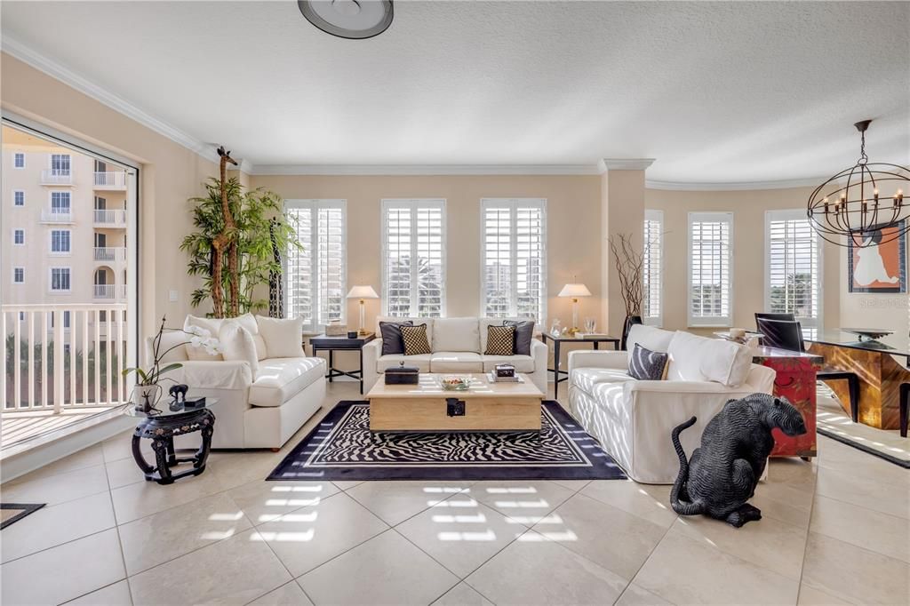 En Venta: $1,749,000 (4 camas, 3 baños, 2610 Pies cuadrados)