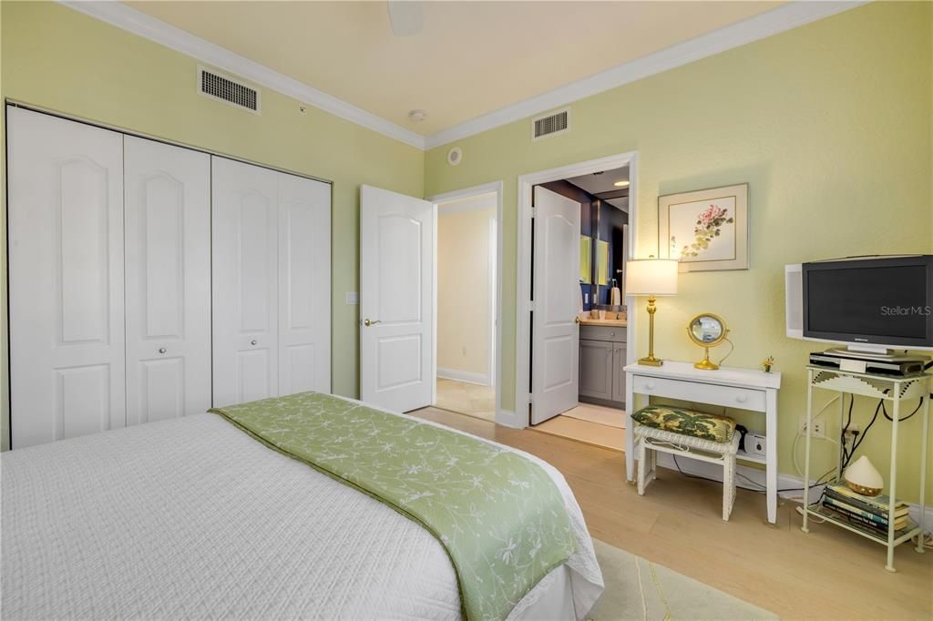 En Venta: $1,749,000 (4 camas, 3 baños, 2610 Pies cuadrados)