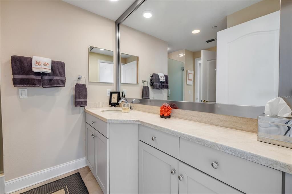 En Venta: $1,749,000 (4 camas, 3 baños, 2610 Pies cuadrados)