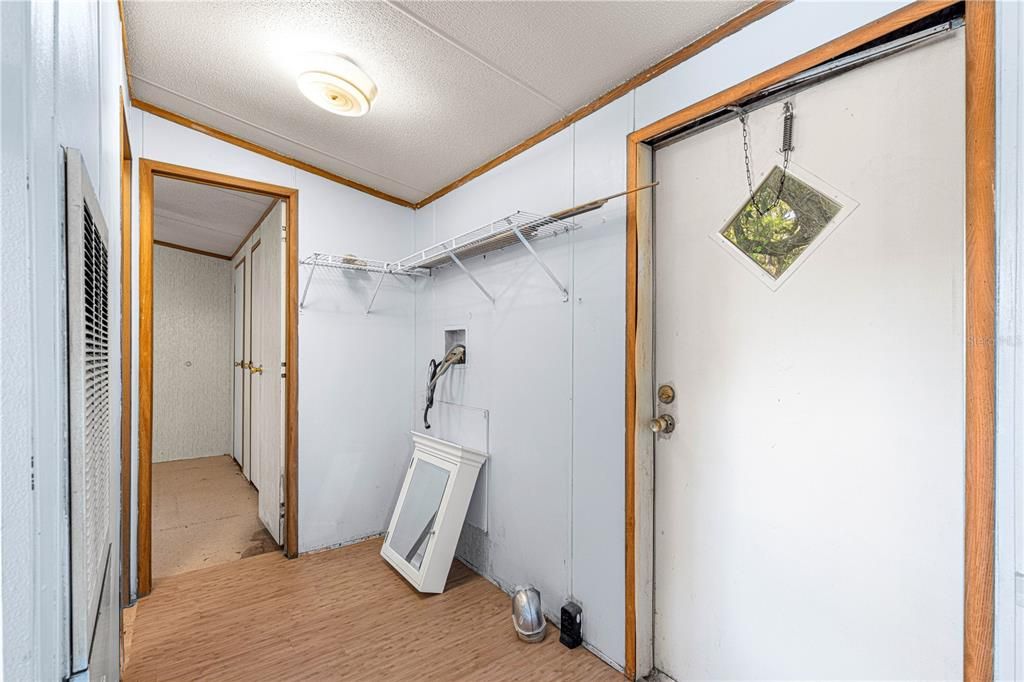 待售: $115,000 (2 贝兹, 1 浴室, 784 平方英尺)