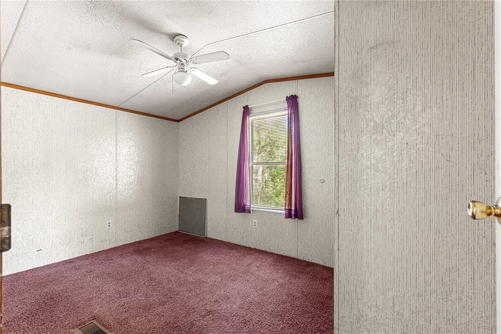 待售: $115,000 (2 贝兹, 1 浴室, 784 平方英尺)