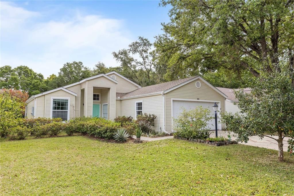 For Sale: $250,000 (3 beds, 2 baths, 1469 Square Feet)