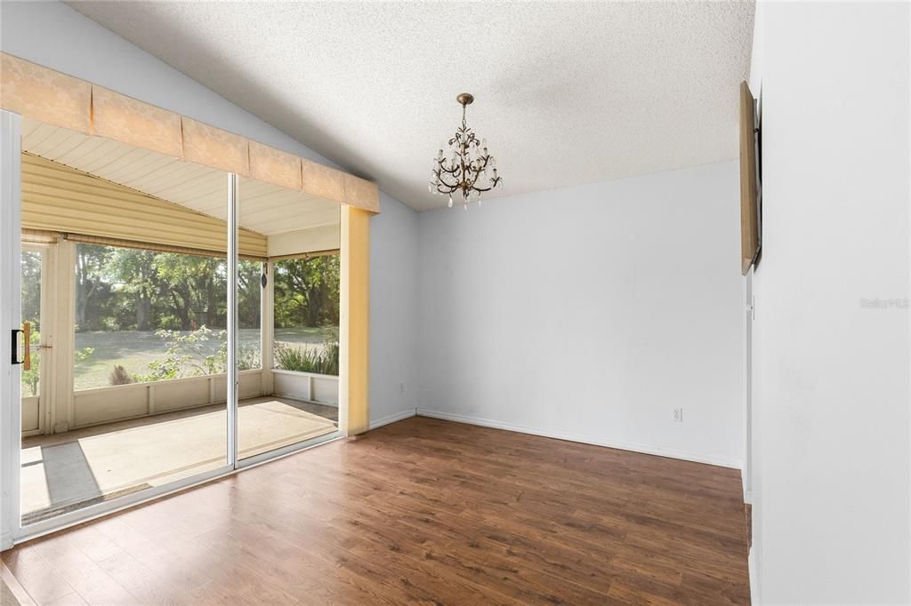 For Sale: $250,000 (3 beds, 2 baths, 1469 Square Feet)