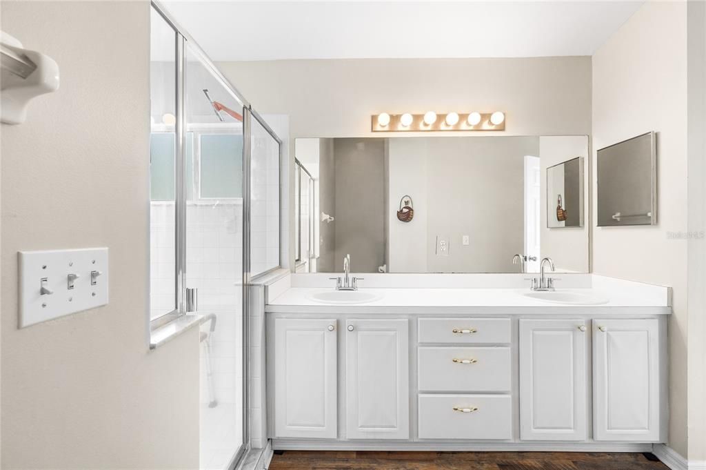 For Sale: $250,000 (3 beds, 2 baths, 1469 Square Feet)