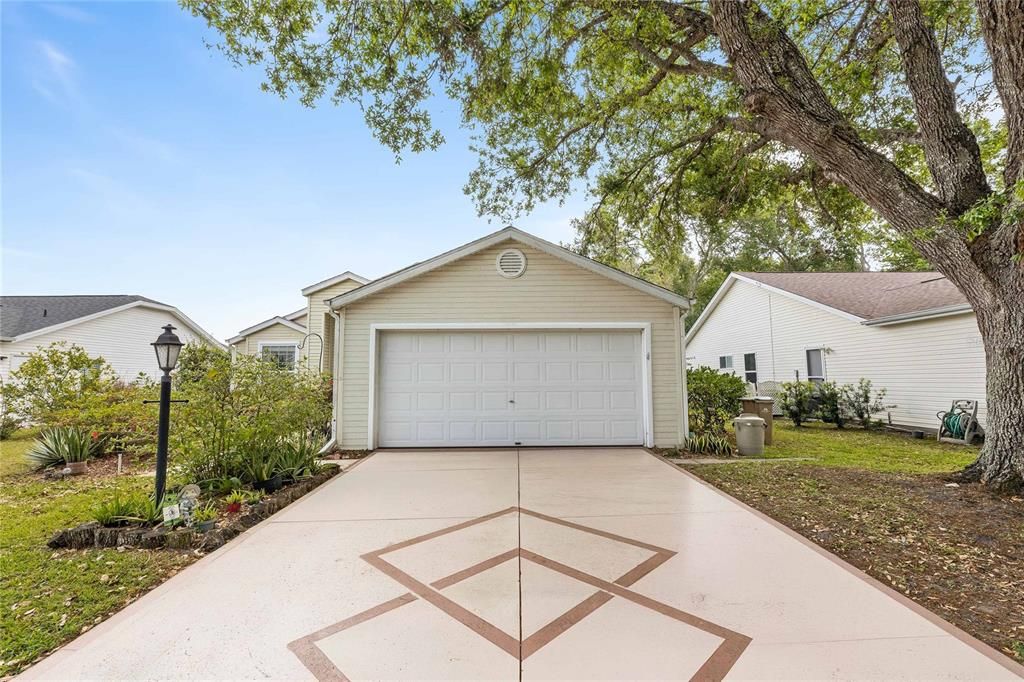 For Sale: $250,000 (3 beds, 2 baths, 1469 Square Feet)