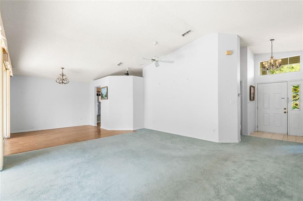 For Sale: $250,000 (3 beds, 2 baths, 1469 Square Feet)