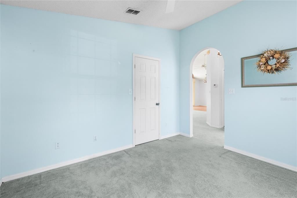 For Sale: $250,000 (3 beds, 2 baths, 1469 Square Feet)