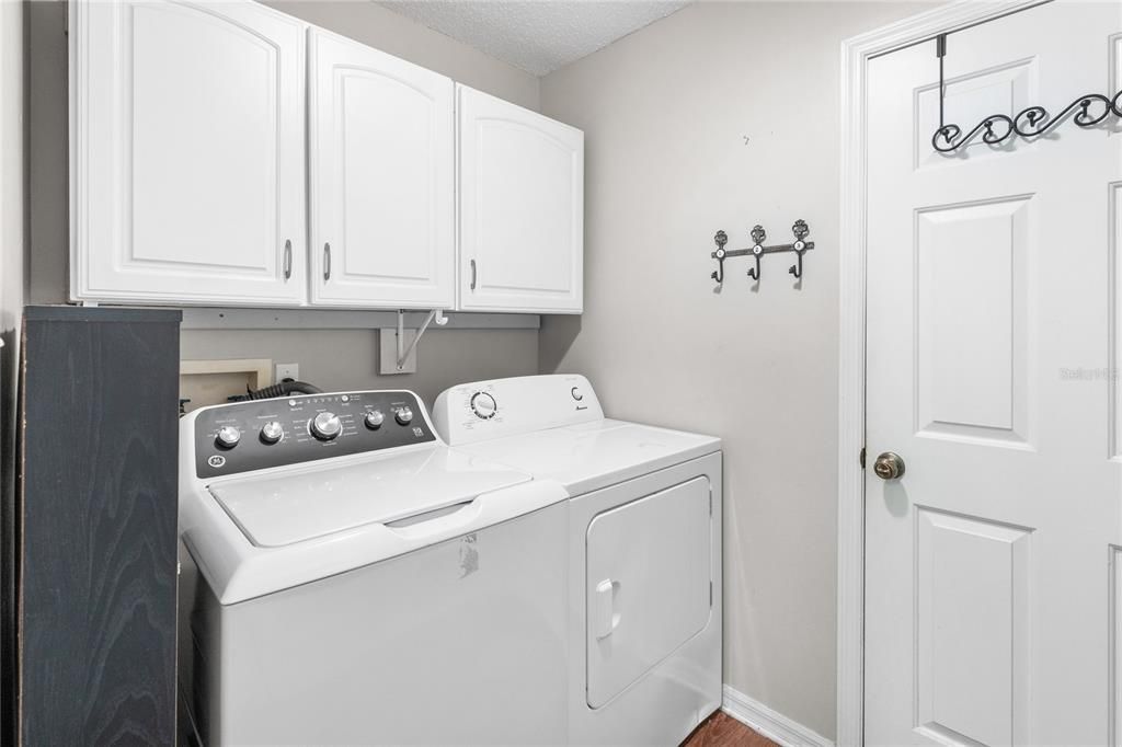 For Sale: $250,000 (3 beds, 2 baths, 1469 Square Feet)