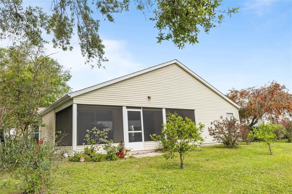 For Sale: $250,000 (3 beds, 2 baths, 1469 Square Feet)