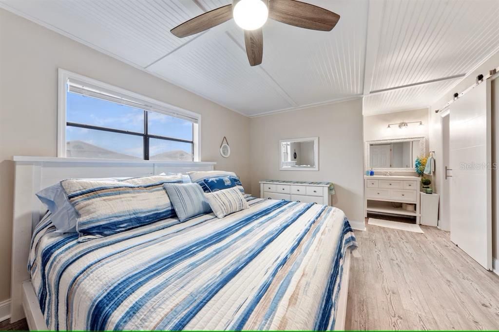 For Sale: $535,000 (2 beds, 2 baths, 1225 Square Feet)