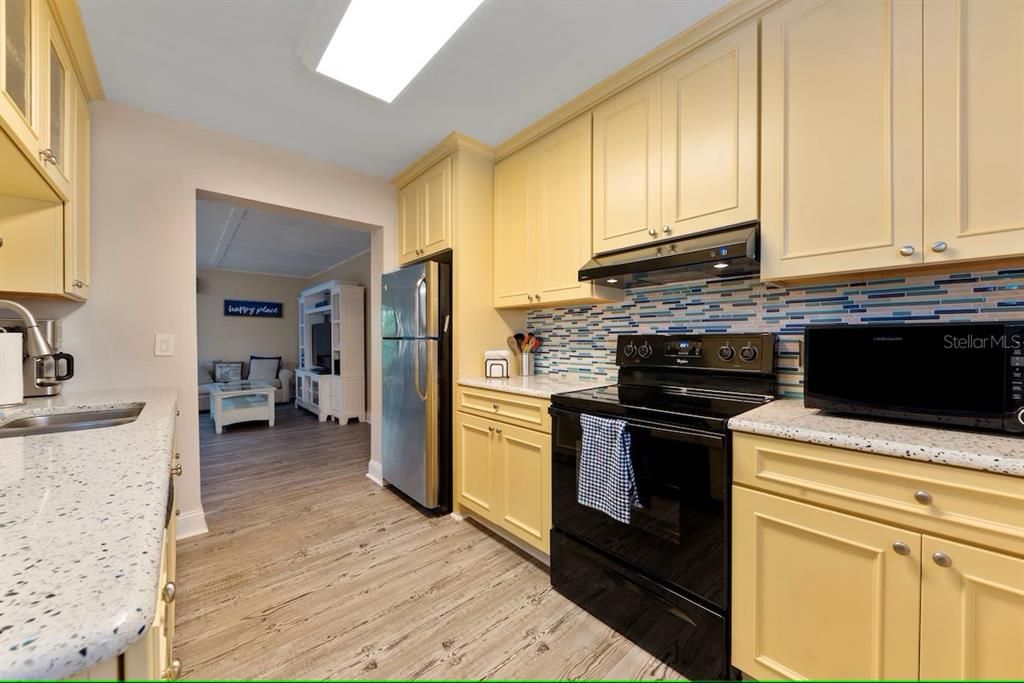 For Sale: $535,000 (2 beds, 2 baths, 1225 Square Feet)