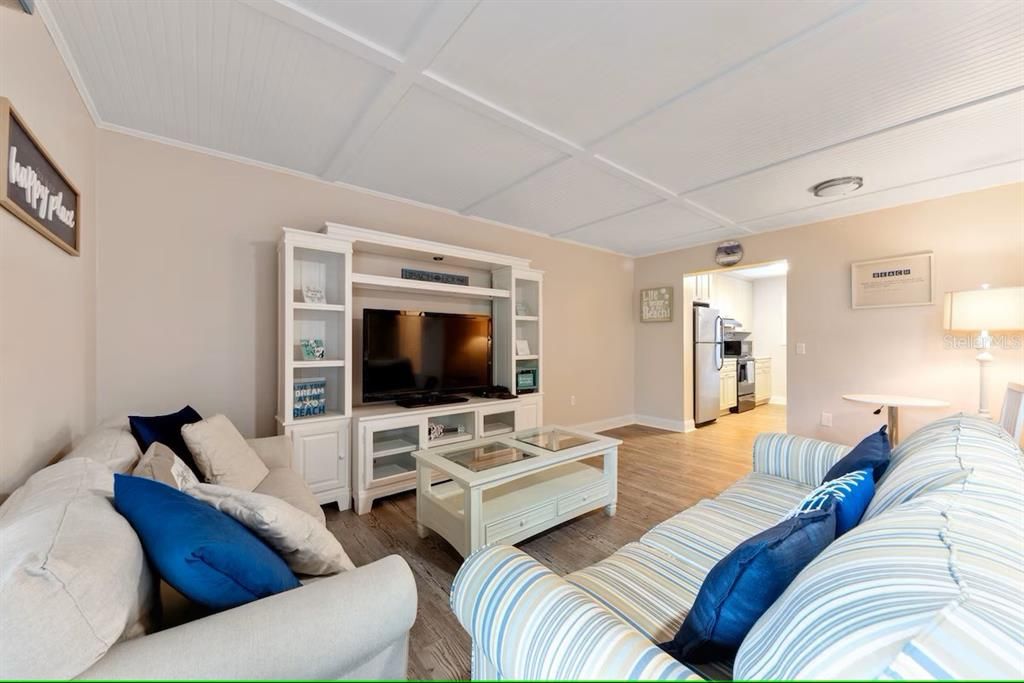 For Sale: $535,000 (2 beds, 2 baths, 1225 Square Feet)