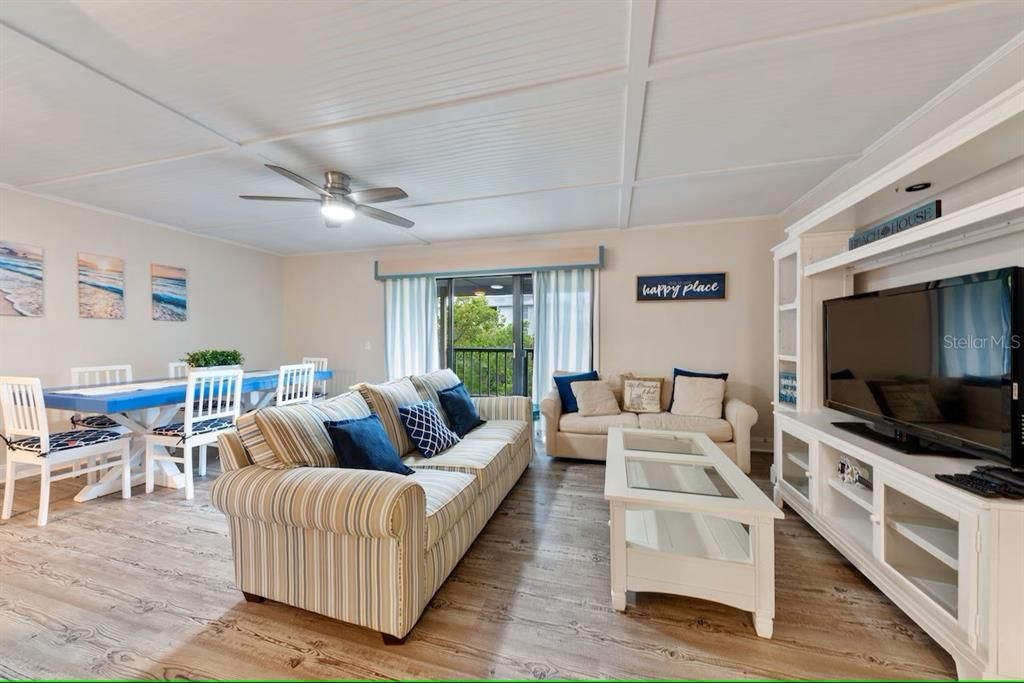 For Sale: $535,000 (2 beds, 2 baths, 1225 Square Feet)