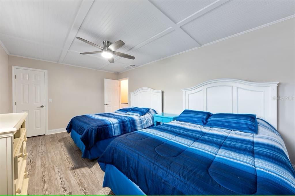 For Sale: $535,000 (2 beds, 2 baths, 1225 Square Feet)