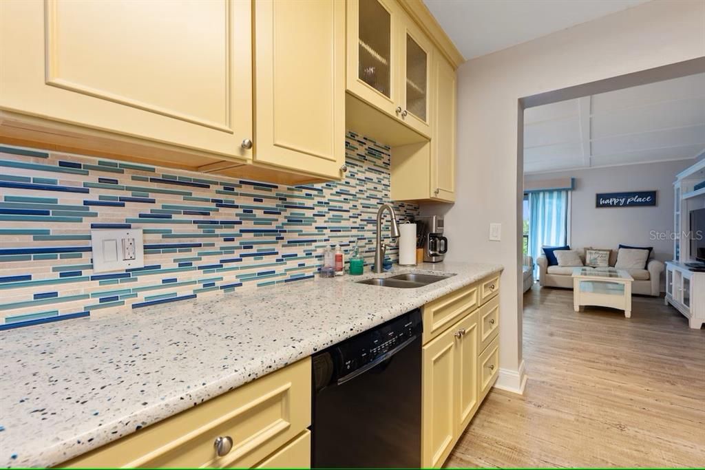 For Sale: $535,000 (2 beds, 2 baths, 1225 Square Feet)