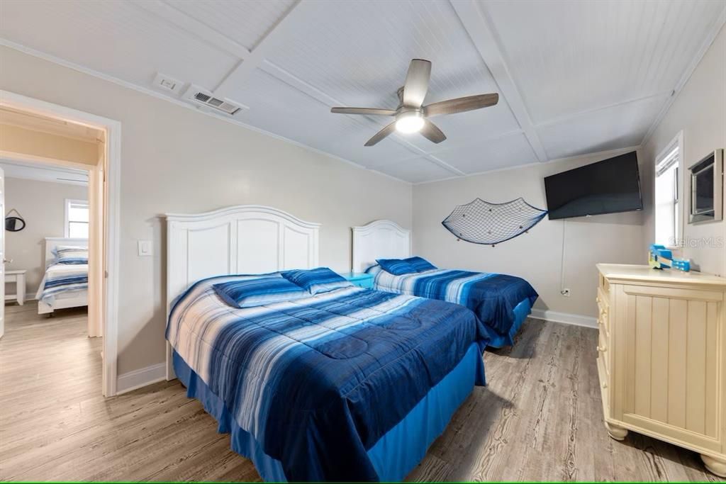 For Sale: $535,000 (2 beds, 2 baths, 1225 Square Feet)