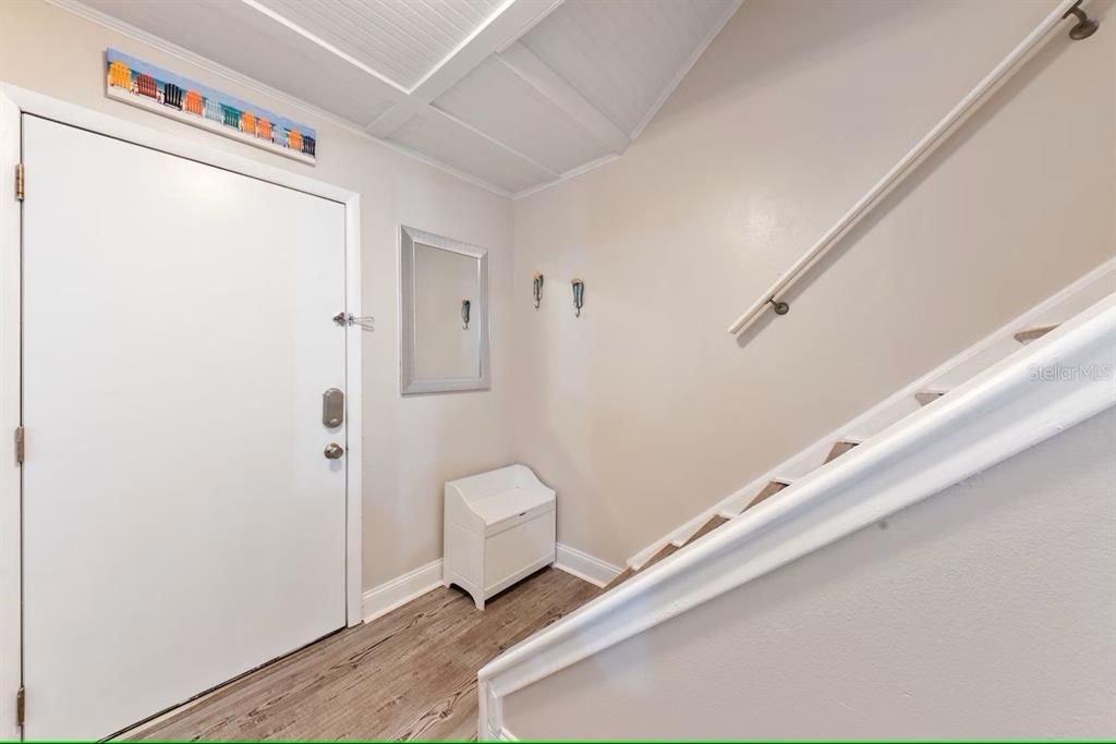 For Sale: $535,000 (2 beds, 2 baths, 1225 Square Feet)