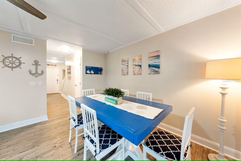 For Sale: $535,000 (2 beds, 2 baths, 1225 Square Feet)