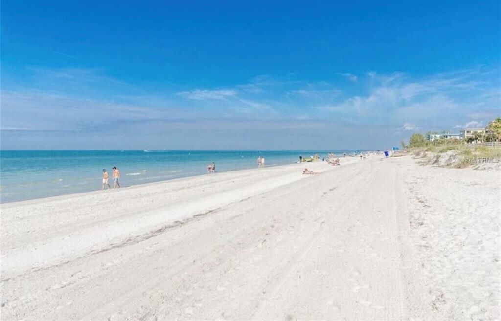 For Sale: $535,000 (2 beds, 2 baths, 1225 Square Feet)