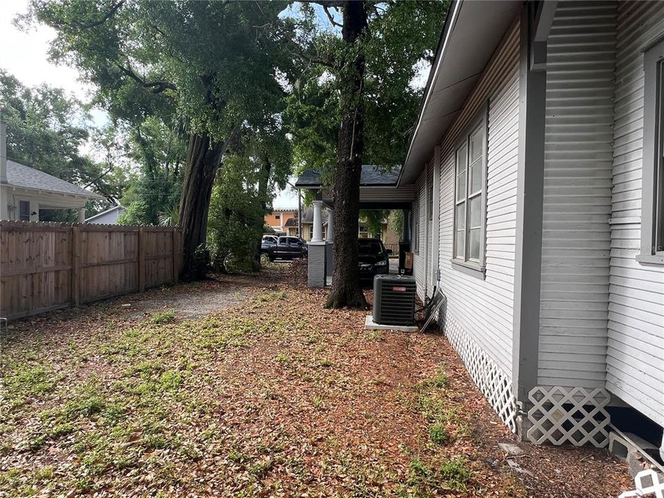 Под контрактом: $269,900 (3 спален, 1 ванн, 1072 Квадратных фут)