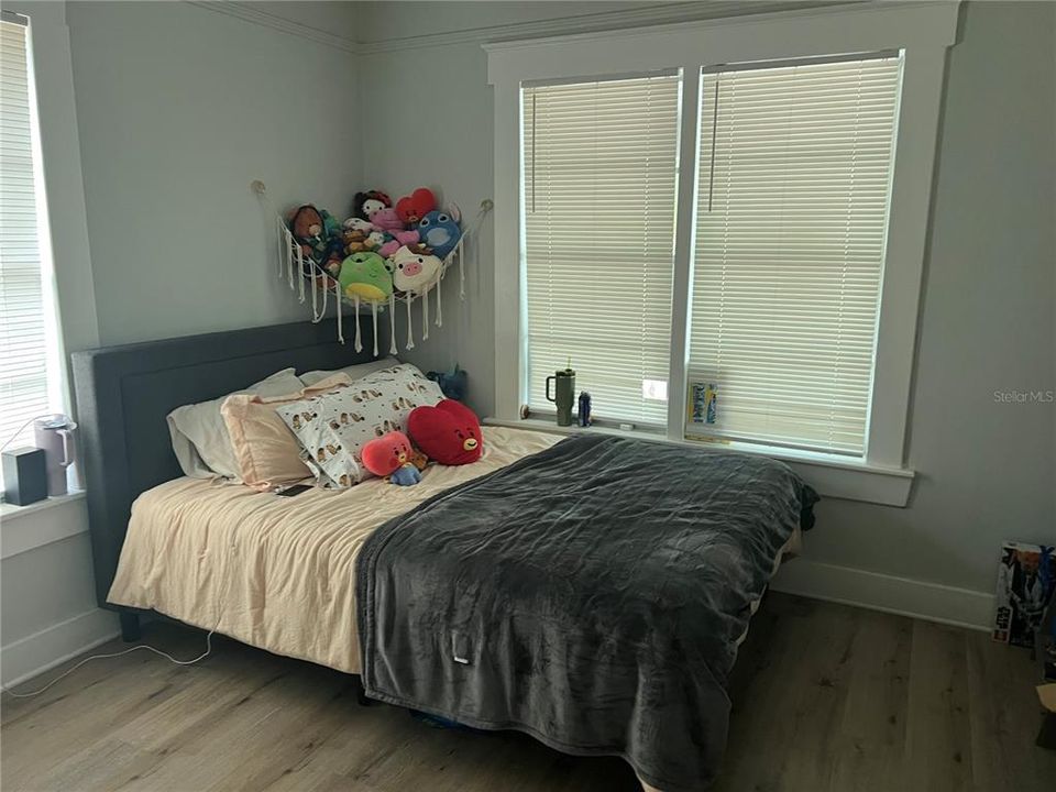 Под контрактом: $269,900 (3 спален, 1 ванн, 1072 Квадратных фут)