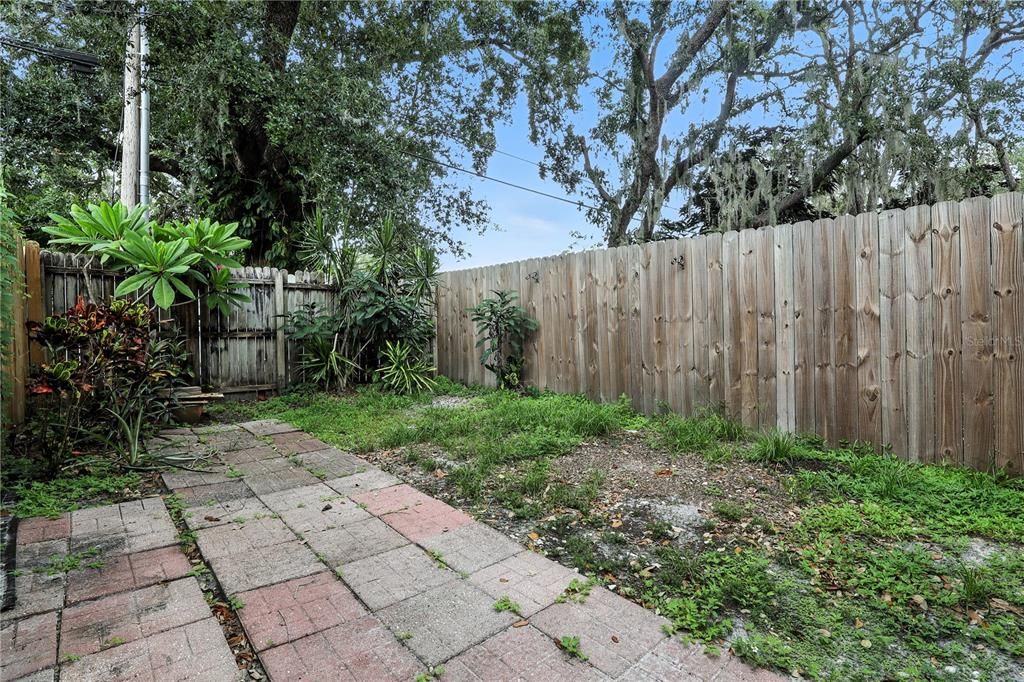 For Sale: $249,000 (2 beds, 2 baths, 1088 Square Feet)