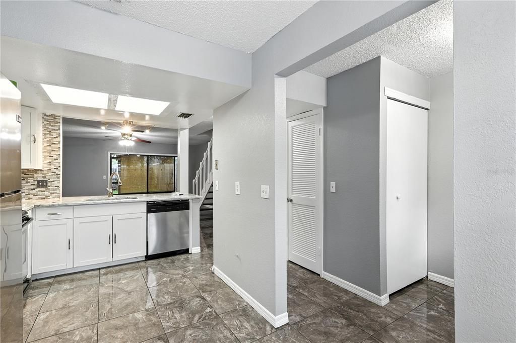 For Sale: $249,000 (2 beds, 2 baths, 1088 Square Feet)