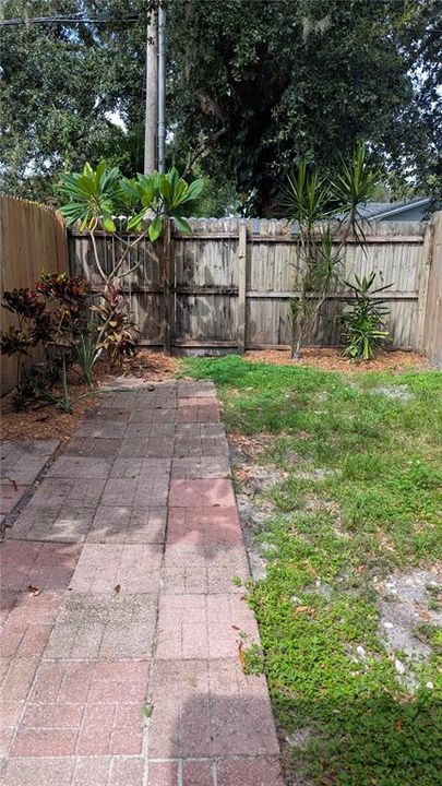 For Sale: $249,000 (2 beds, 2 baths, 1088 Square Feet)