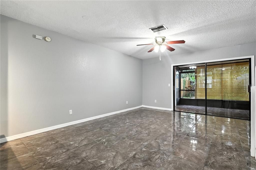 For Sale: $249,000 (2 beds, 2 baths, 1088 Square Feet)