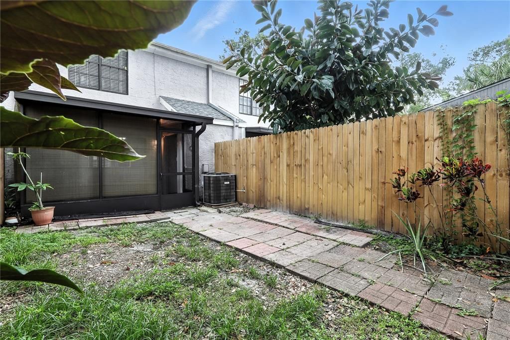 For Sale: $249,000 (2 beds, 2 baths, 1088 Square Feet)