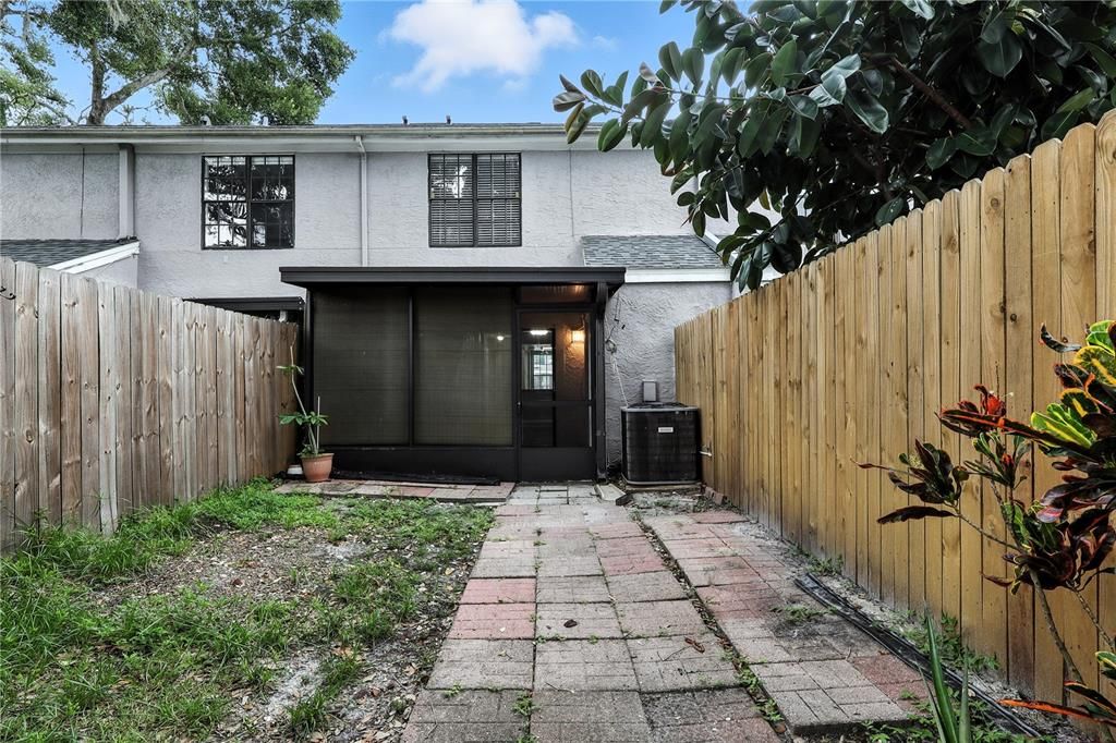 For Sale: $249,000 (2 beds, 2 baths, 1088 Square Feet)