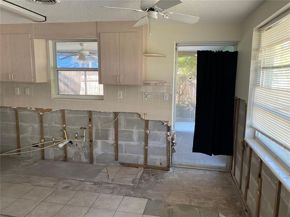 Activo con contrato: $199,000 (2 camas, 1 baños, 816 Pies cuadrados)