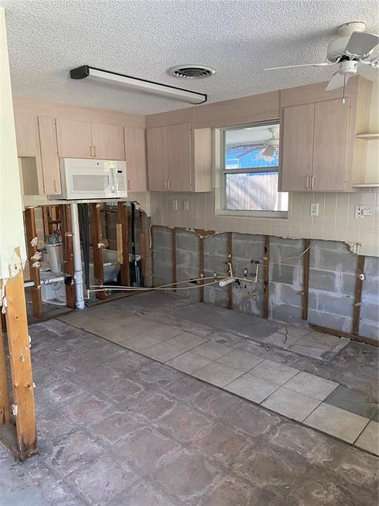 Activo con contrato: $199,000 (2 camas, 1 baños, 816 Pies cuadrados)