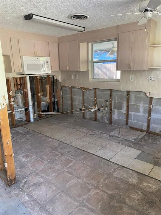 Activo con contrato: $199,000 (2 camas, 1 baños, 816 Pies cuadrados)