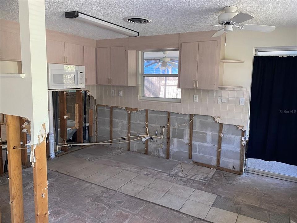 Activo con contrato: $199,000 (2 camas, 1 baños, 816 Pies cuadrados)