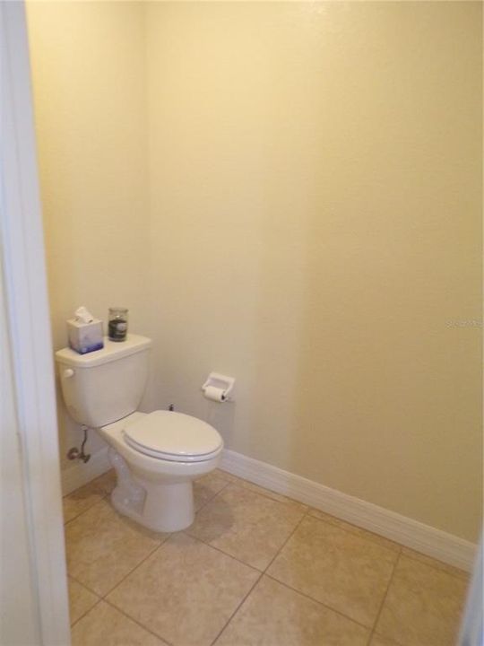 For Rent: $3,000 (3 beds, 2 baths, 1915 Square Feet)