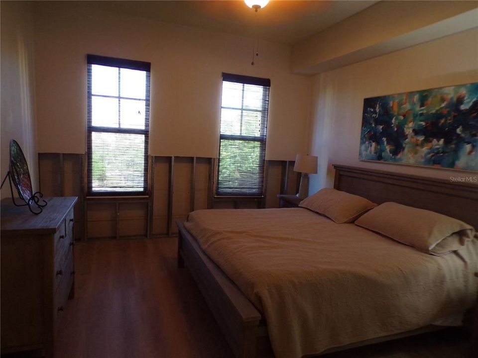 For Rent: $3,000 (3 beds, 2 baths, 1915 Square Feet)