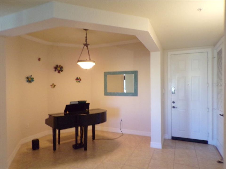 For Rent: $3,000 (3 beds, 2 baths, 1915 Square Feet)