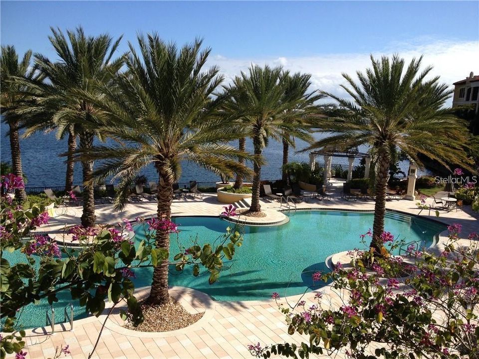 For Rent: $3,000 (3 beds, 2 baths, 1915 Square Feet)