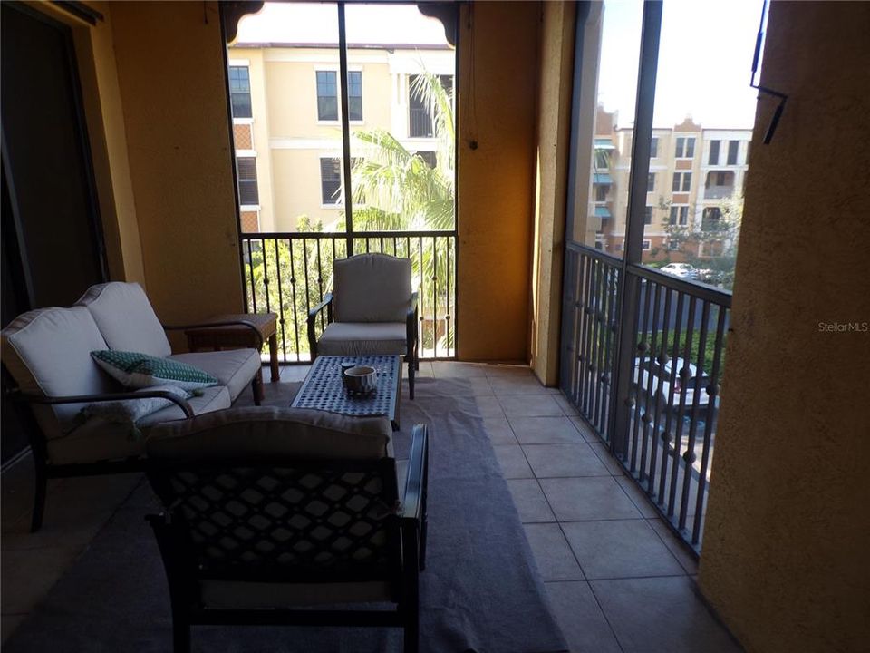 For Rent: $3,000 (3 beds, 2 baths, 1915 Square Feet)