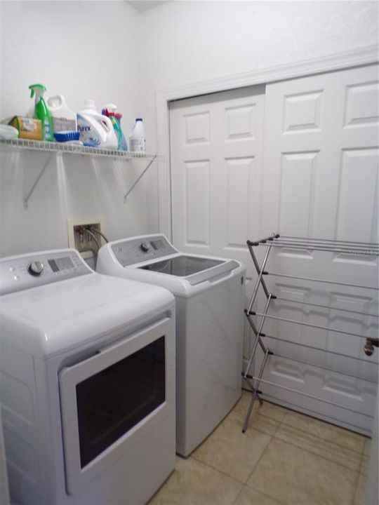 For Rent: $3,000 (3 beds, 2 baths, 1915 Square Feet)